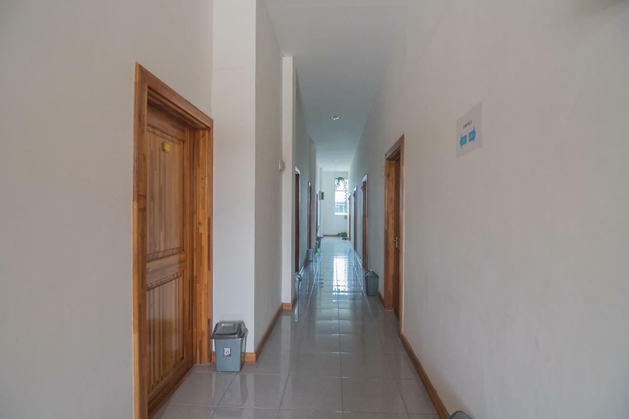 Reddoorz Near Gajah Mada Pontianak Hotel Buitenkant foto