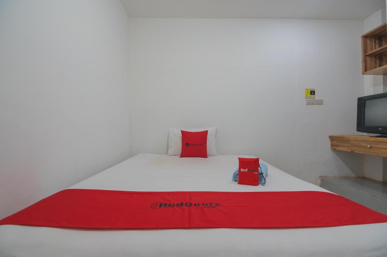 Reddoorz Near Gajah Mada Pontianak Hotel Buitenkant foto